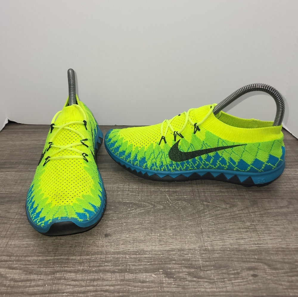 nike flyknit volt green